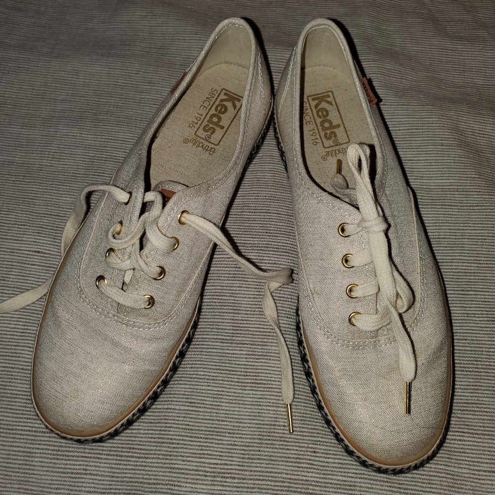 Keds flats/sneakers/kicks/espadrilles/shoes